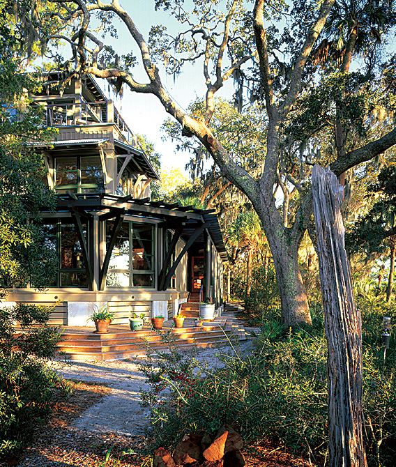 Interior materials span the range from traditional tabby walls to gunmetal steel stair stringers, but all share an appealing roughness that is earthy and authentic.