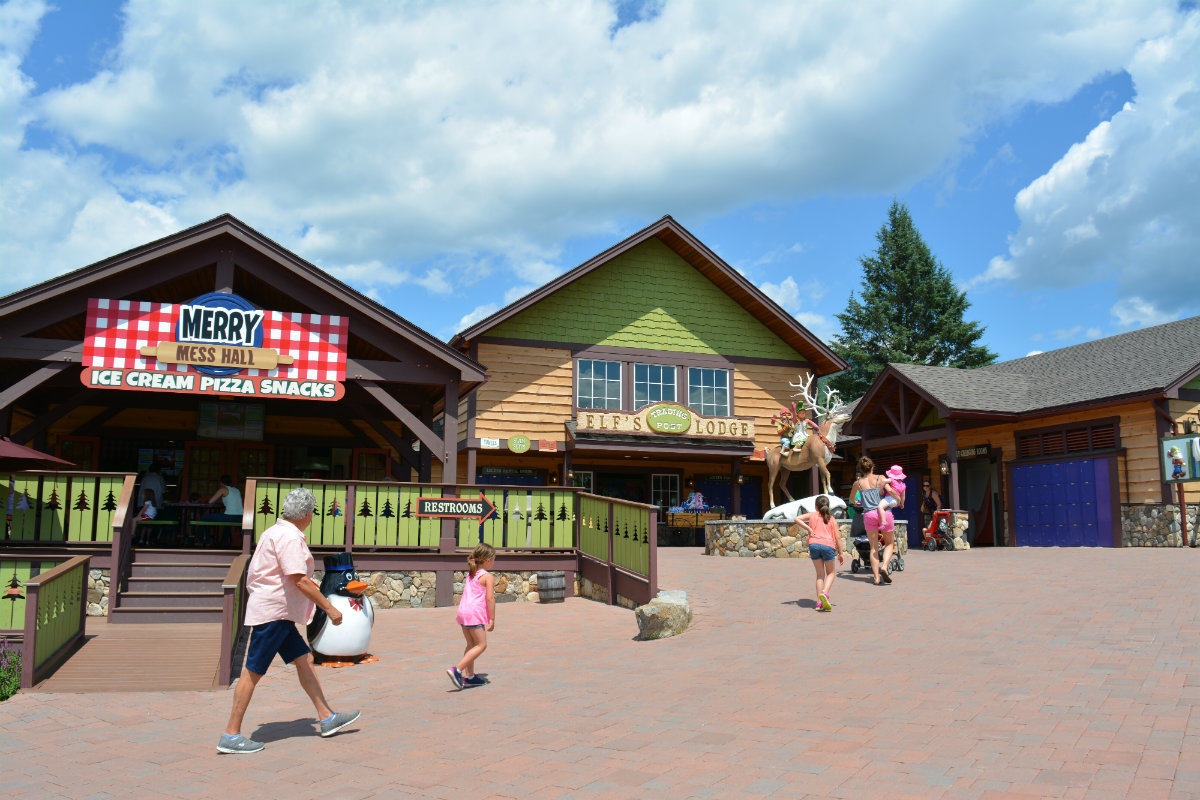 The most recent additions exude rustic charm: The Merry Mess Hall, a food court, and the Elfs Lodge, which offers shopping, nursing rooms, bathrooms, changing rooms and first aid. 