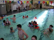 SAFETY FIRST In an effort to make pools safer for young children, many 
North American aquatics facilities have implemented policies that assign
 color-coded wristbands, or neck bands, to indicate visitors’ swimming 
ability. 